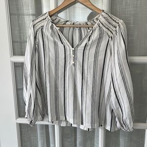 Old Navy Grey and White Striped Linen Blouse S